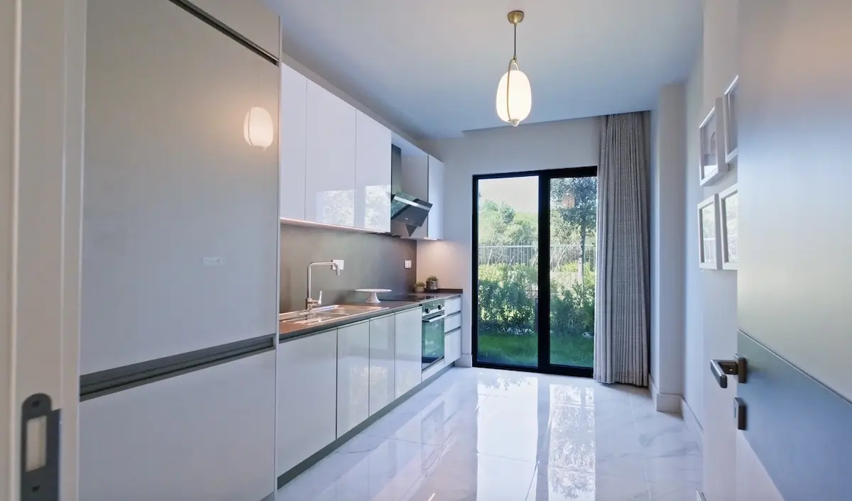 Fitted kitchen